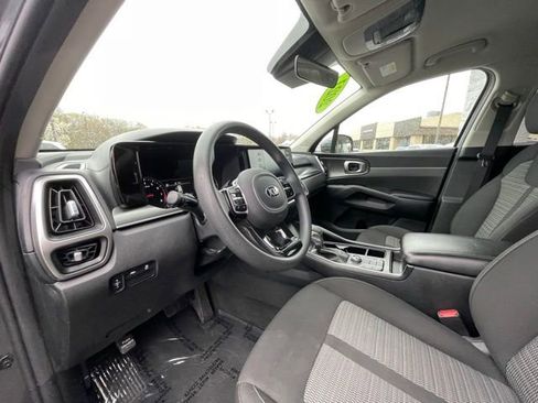 Used 2021 Kia Sorento LX AWD/4WD image 11
