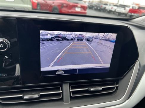 Used 2025 Chevrolet Trax LS image 20