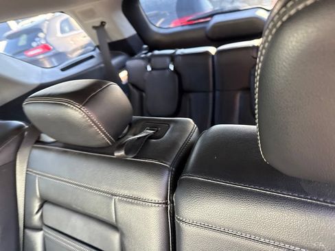 Used 2022 Ford Explorer Limited AWD/4WD image 11