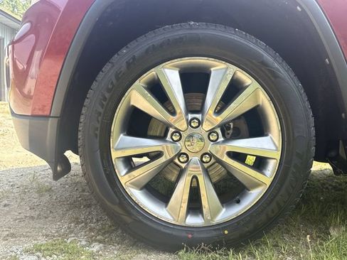 Used 2013 Jeep Grand Cherokee Laredo AWD/4WD image 35