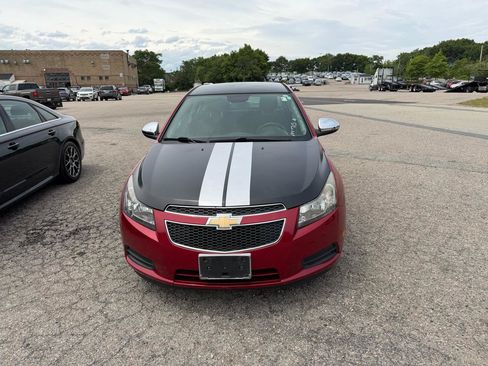 Used 2014 Chevrolet Cruze LT w/ Technology Package FWD image 3