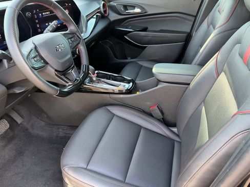 Used 2024 Chevrolet Trax RS w/ Sunroof Package image 16