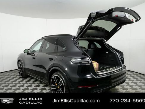 Used 2021 Porsche Cayenne Turbo S w/ Premium Package Plus image 36