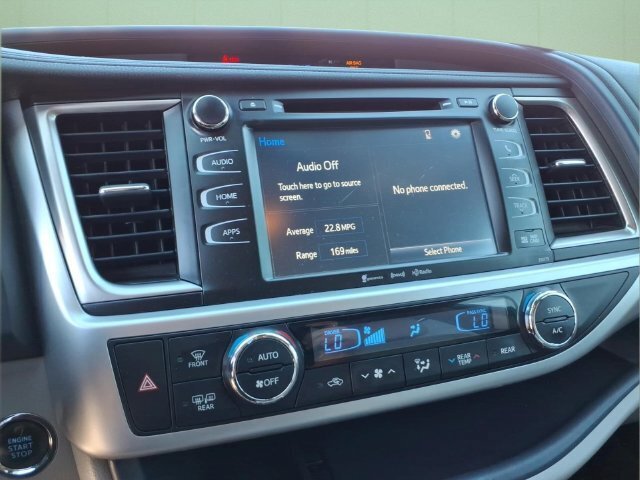 Used 2017 Toyota Highlander XLE AWD/4WD image 22