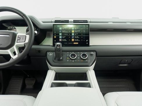 New 2025 Land Rover Defender 110 X-Dynamic SE image 16