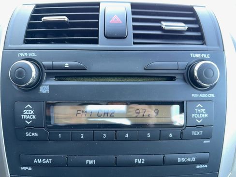 Used 2010 Toyota Corolla LE FWD image 8