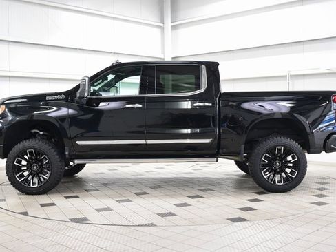 Used 2024 Chevrolet Silverado 1500 High Country w/ High Country Premium Package image 4