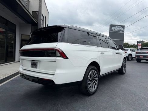 Used 2025 Lincoln Navigator L Black Label AWD/4WD image 31