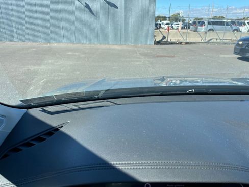 Used 2025 Volkswagen Jetta SE image 33