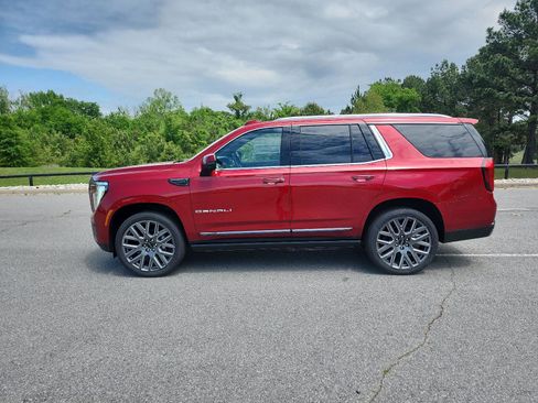 New 2026 GMC Yukon Denali Ultimate AWD/4WD image 2