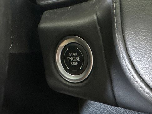 Used 2022 Chevrolet Tahoe Z71 w/ Luxury Package image 12