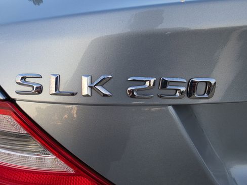 Used 2015 Mercedes-Benz SLK 250 image 25