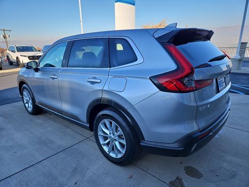 Used 2024 Honda CR-V EX image 7