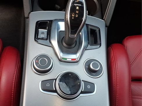 Used 2024 Alfa Romeo Stelvio Veloce AWD/4WD image 15