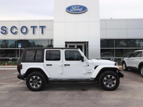 Used 2023 Jeep Wrangler Unlimited Sahara w/ LED Lighting Group AWD/4WD image 17