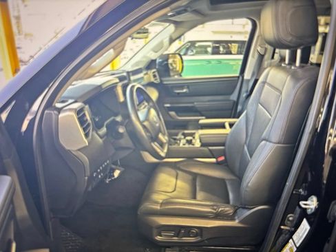 Used 2024 Toyota Tundra Limited AWD/4WD image 3