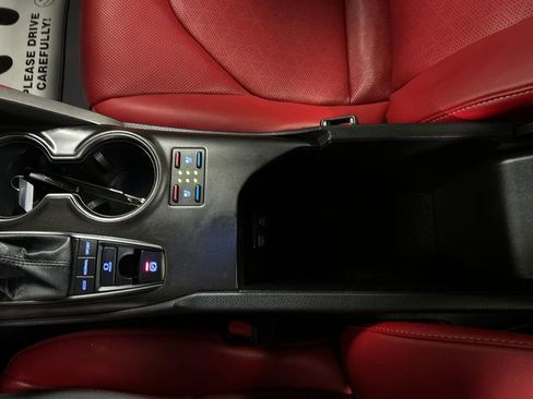 Used 2022 Toyota Camry XSE w/ Navigation Package image 19