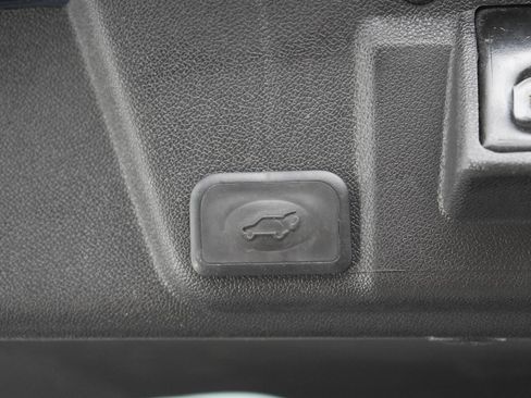 Used 2017 Buick Enclave Premium AWD/4WD image 18
