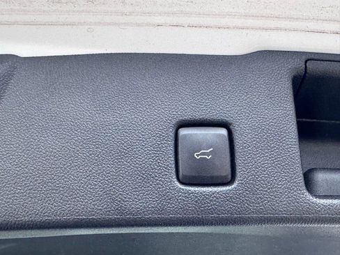 Used 2021 Ford Escape SEL image 19