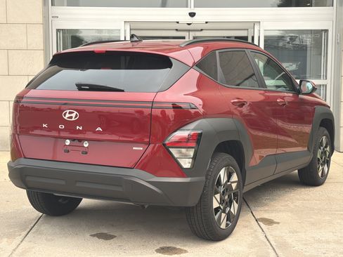 Used 2024 Hyundai Kona SEL w/ Convenience Package AWD/4WD image 5