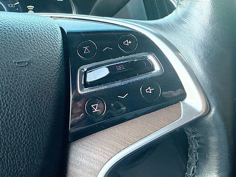 Used 2016 Cadillac Escalade Luxury RWD image 40