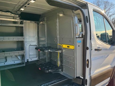 Used 2024 Ford E-Transit Low Roof image 16