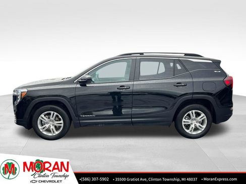 Certified 2023 GMC Terrain SLE w/ Driver Convenience Package FWD image 3