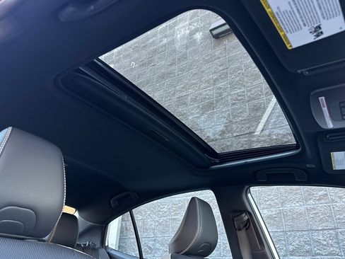 Used 2025 Toyota Camry Hybrid image 16