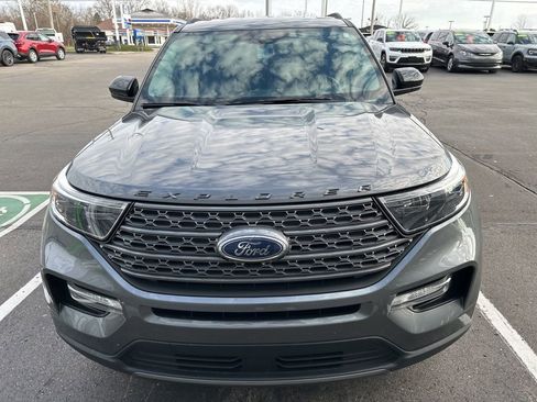 Used 2023 Ford Explorer XLT w/ Equipment Group 202A image 3