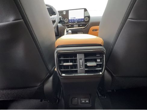 Used 2024 Lexus NX 250 FWD image 40