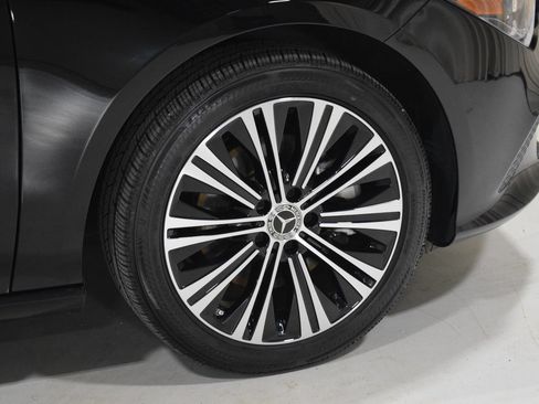 Used 2023 Mercedes-Benz CLA 250 4MATIC image 17