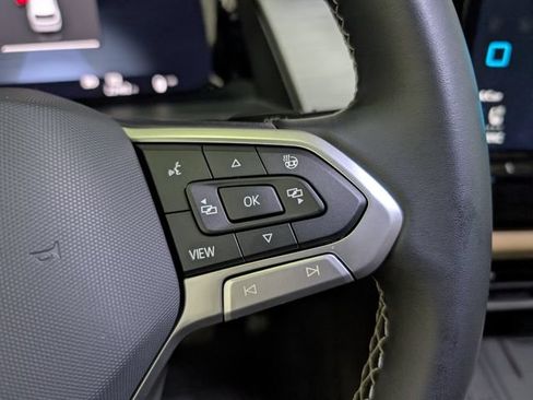 Used 2025 Volkswagen Atlas Cross Sport SE AWD/4WD image 17
