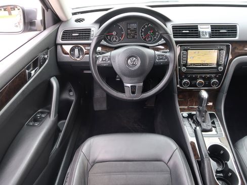 Used 2014 Volkswagen Passat TDI SEL Premium FWD image 14