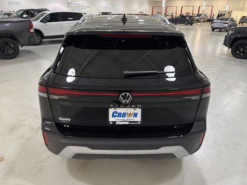 New 2026 Volkswagen Tiguan SE AWD/4WD image 8