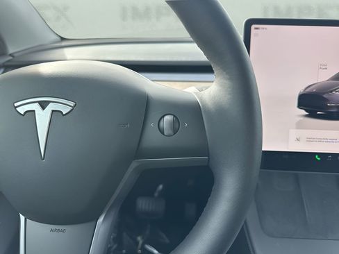 Used 2023 Tesla Model Y Long Range image 16