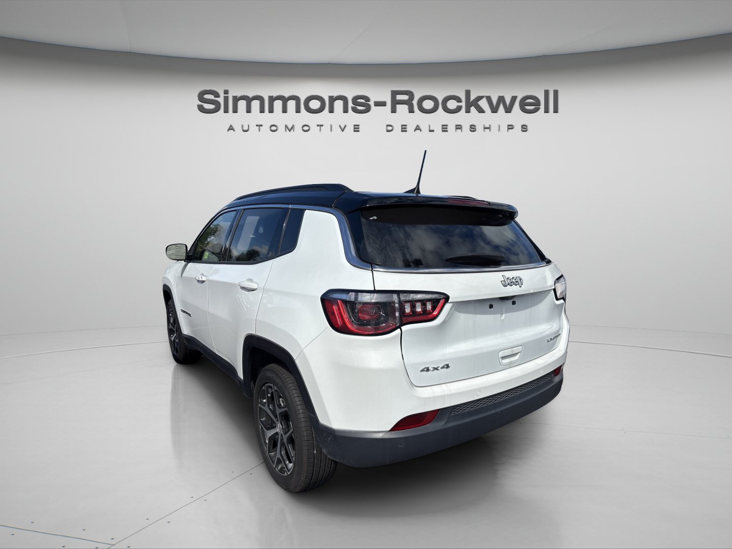Used 2025 Jeep Compass Limited AWD/4WD image 3
