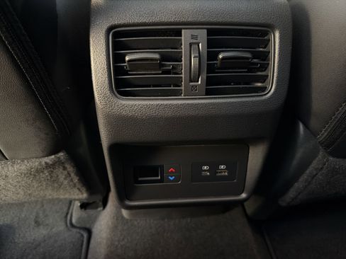 Used 2023 Nissan Rogue SL w/ SL Premium Package image 29