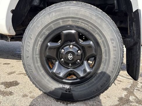 Used 2013 Toyota Tacoma 4x4 Access Cab V6 w/ SR5 Pkg image 42