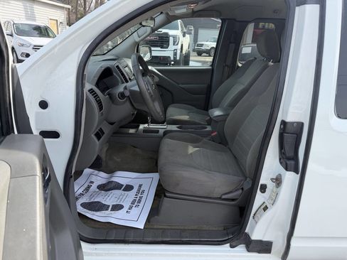 Used 2018 Nissan Frontier S image 12