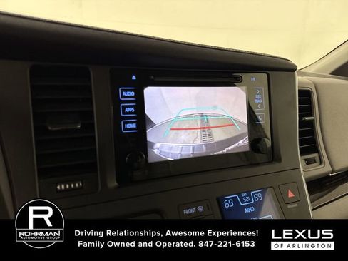 Used 2017 Toyota Sienna XLE image 8