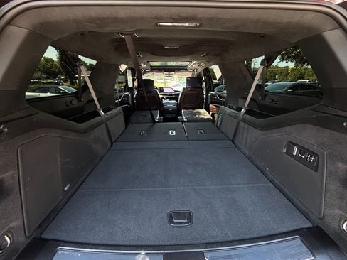 Used 2023 Cadillac Escalade ESV V AWD/4WD image 35