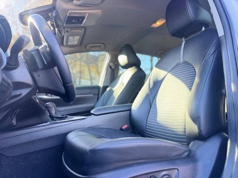 Used 2023 Toyota Camry SE image 17