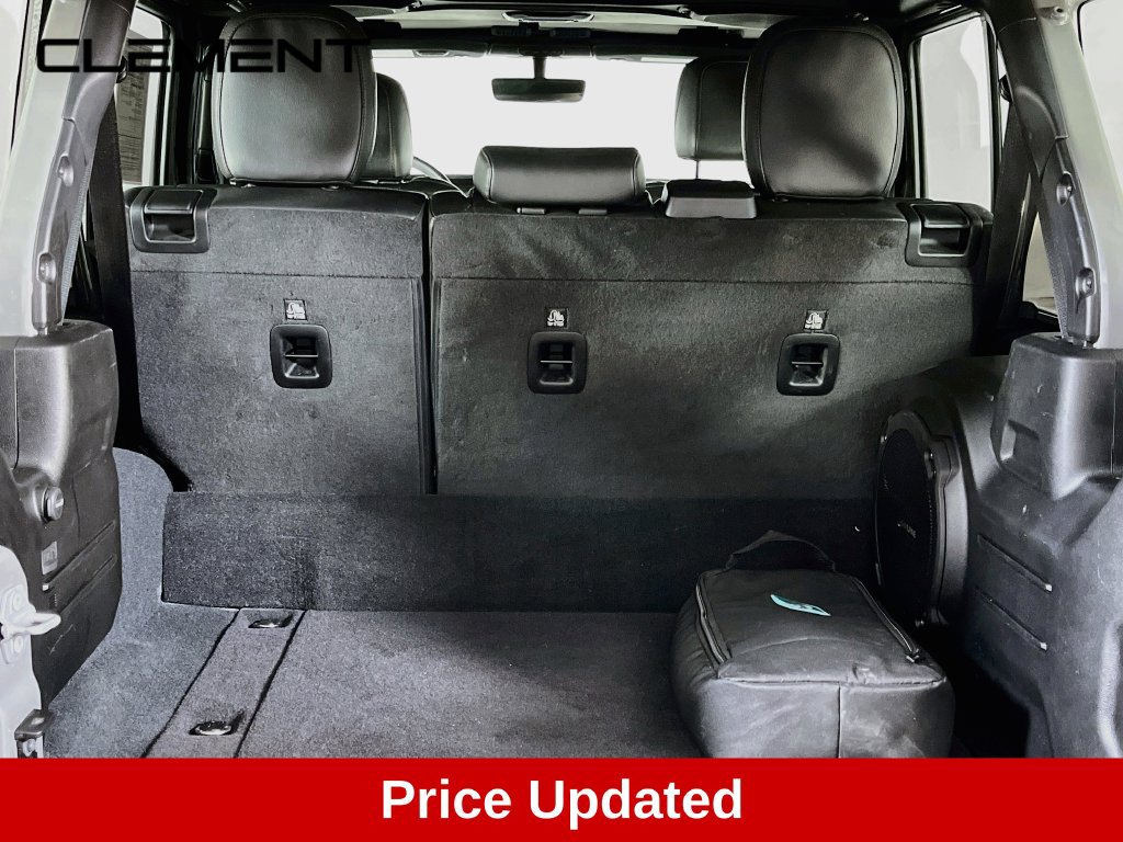 Used 2023 Jeep Wrangler Unlimited Sahara w/ Cold Weather Group AWD/4WD image 9