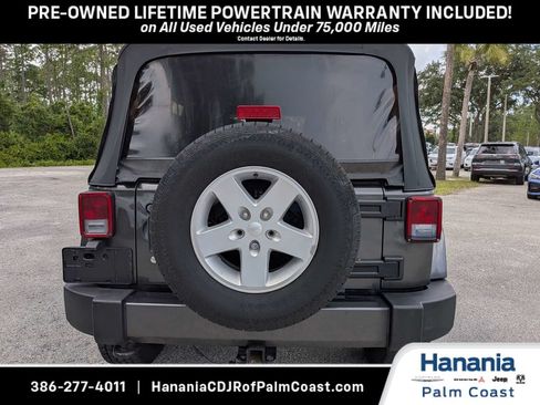 Used 2017 Jeep Wrangler Unlimited Sahara w/ Connectivity Group AWD/4WD image 4