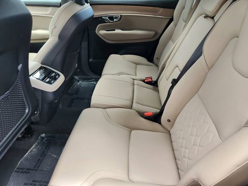 New 2026 Volvo XC90 B6 Plus w/ Protection Package Premier AWD/4WD image 19