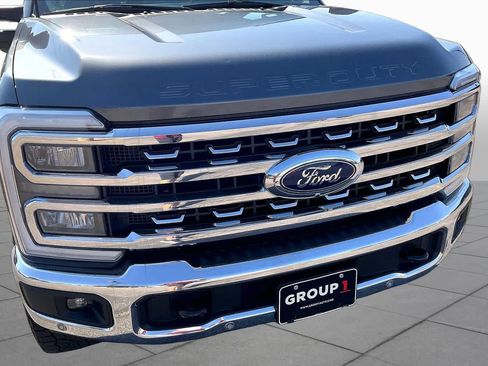 Used 2023 Ford F250 Lariat w/ Lariat Ultimate Package AWD/4WD image 28