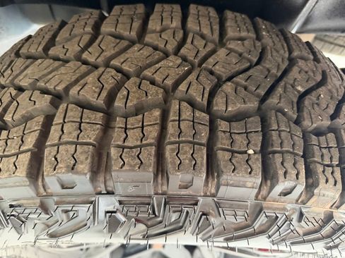 Used 2024 Chevrolet Silverado 1500 LT Trail Boss w/ Convenience Package II image 10