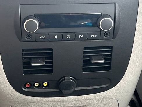 Used 2011 Chevrolet Avalanche LTZ image 34