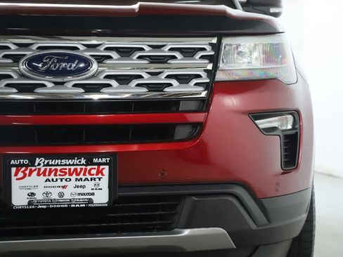 Used 2019 Ford Explorer XLT w/ Equipment Group 202A AWD/4WD image 7