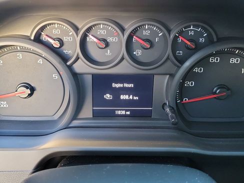 Used 2025 Chevrolet Silverado 2500 Custom w/ Custom Value Package image 12